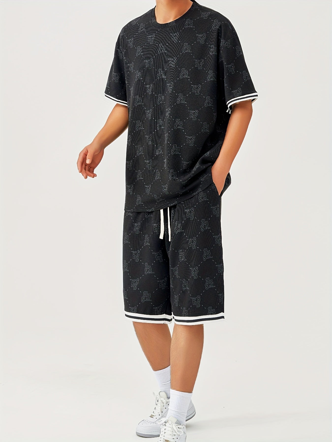 T-shirt e pantaloncini con stampa motivo lettere