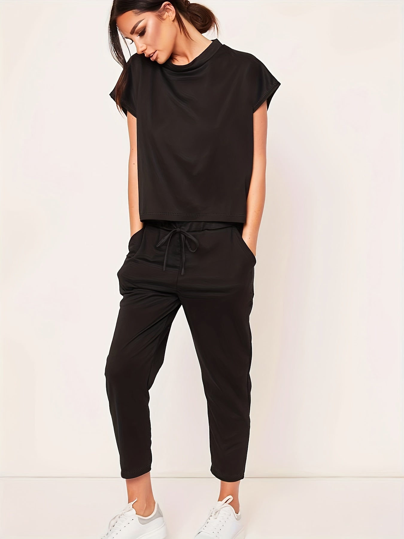 Top e pantaloni casual a maniche corte da donna