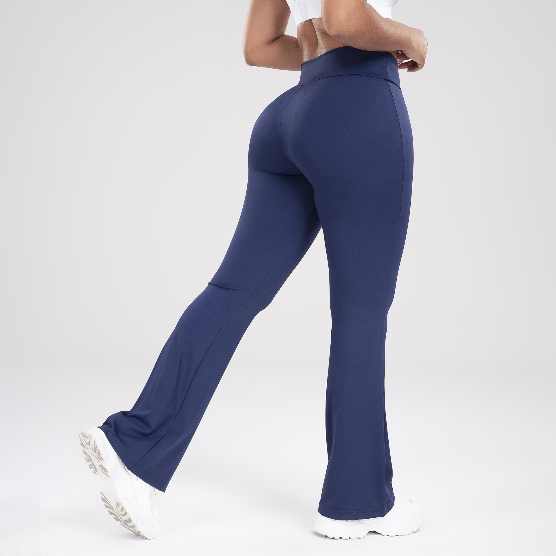 Pantaloni sportivi bootcut con ampia cintura