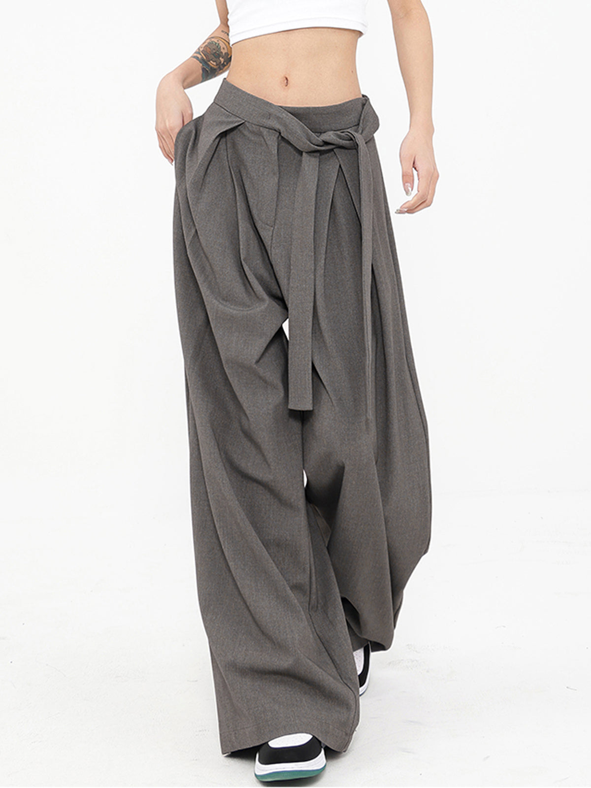Pantaloni larghi oversize grigi da donna
