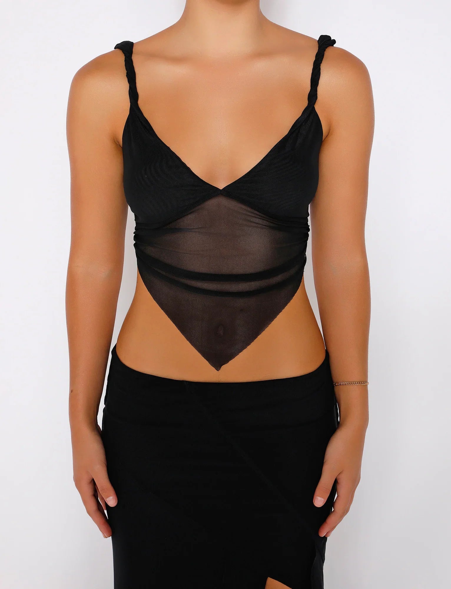 Top corto casual nero con gonna