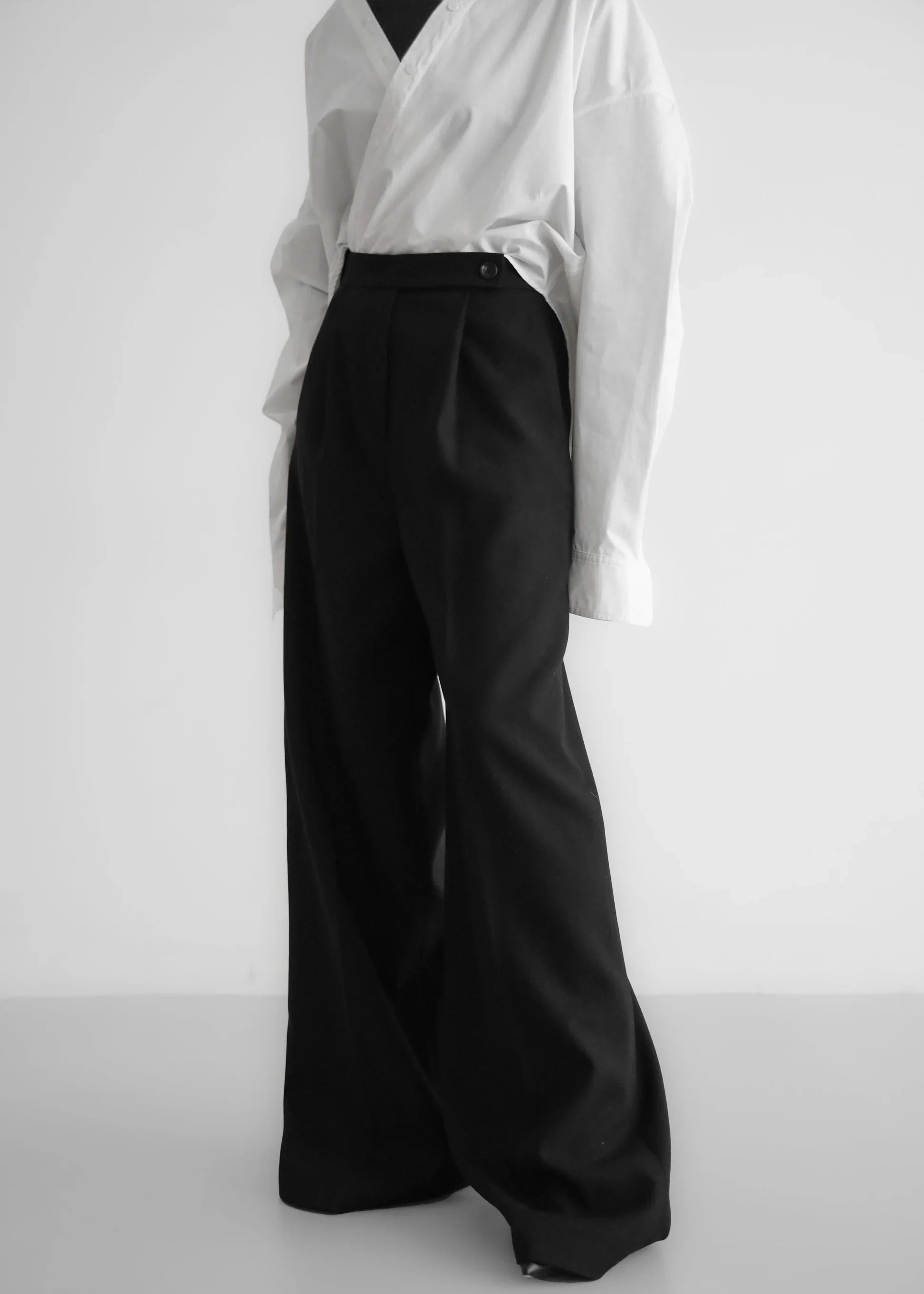 Pantaloni classici a gamba larga