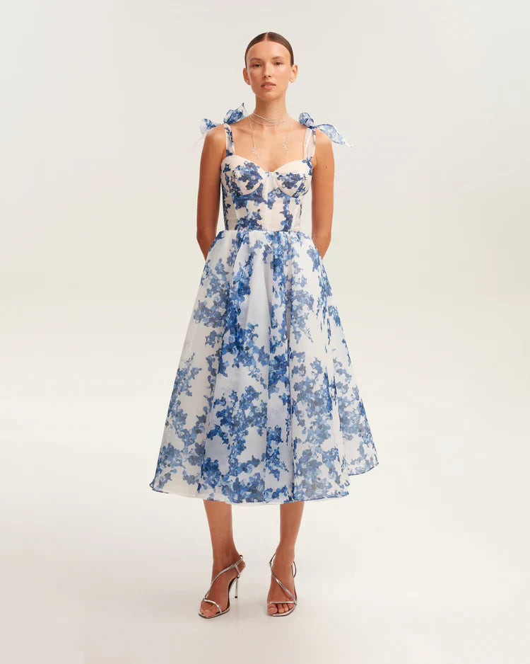 Vestito midi in organza blu con motivo di ortensie