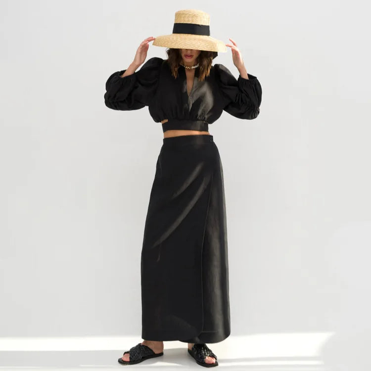 Set composto da camicia cropped e gonne lunghe a vita alta