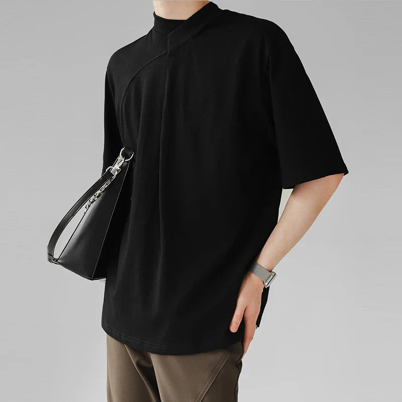 T-shirt con collo alto e maniche corte