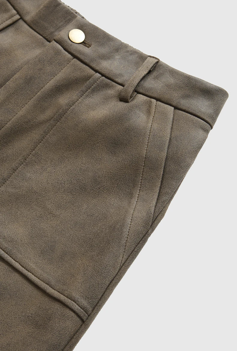 Pantaloni cargo vintage in pelle scamosciata invecchiata