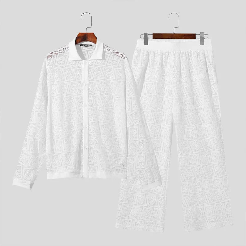 Camicia con revers trasparente in rete di pizzo e pantaloni a maniche lunghe