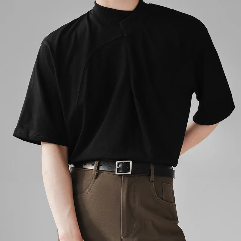 T-shirt con collo alto e maniche corte