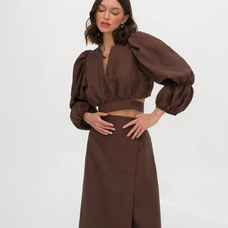 Set composto da camicia cropped e gonne lunghe a vita alta