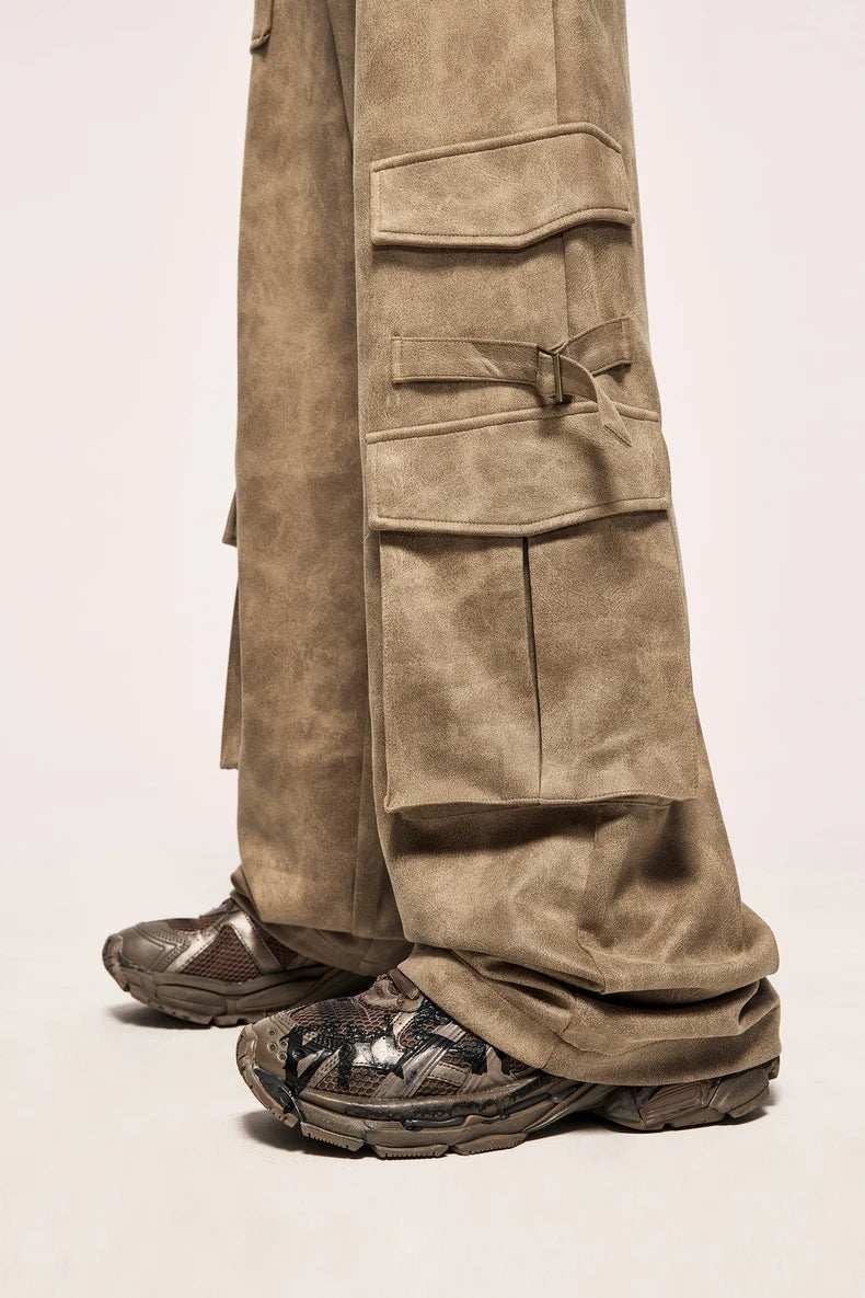 Pantaloni cargo vintage in pelle scamosciata invecchiata