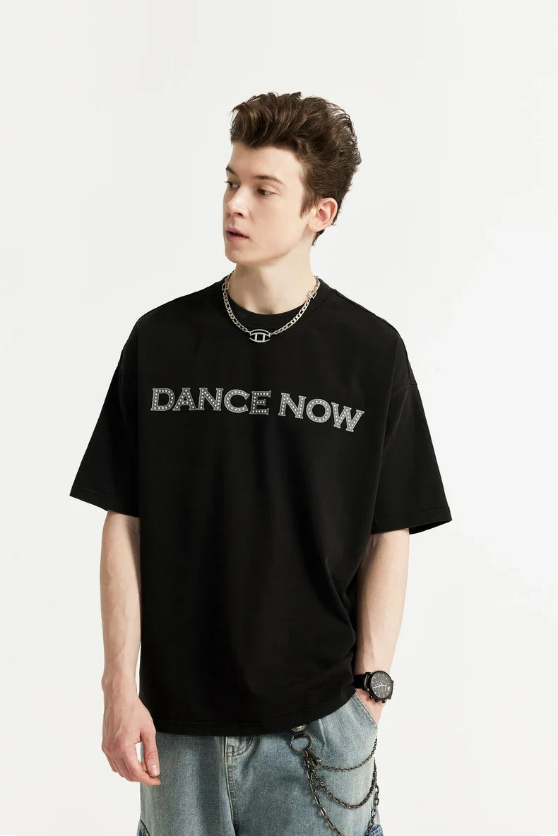 T-shirt streetwear con lettere e stampa in strass