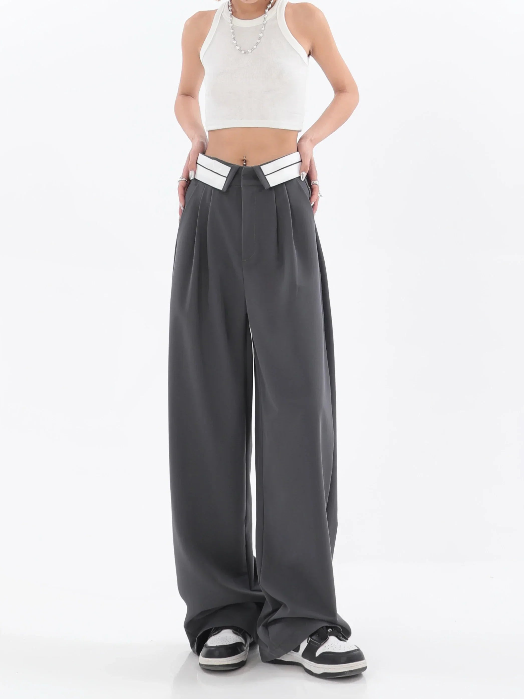 Pantaloni ampi a vita alta