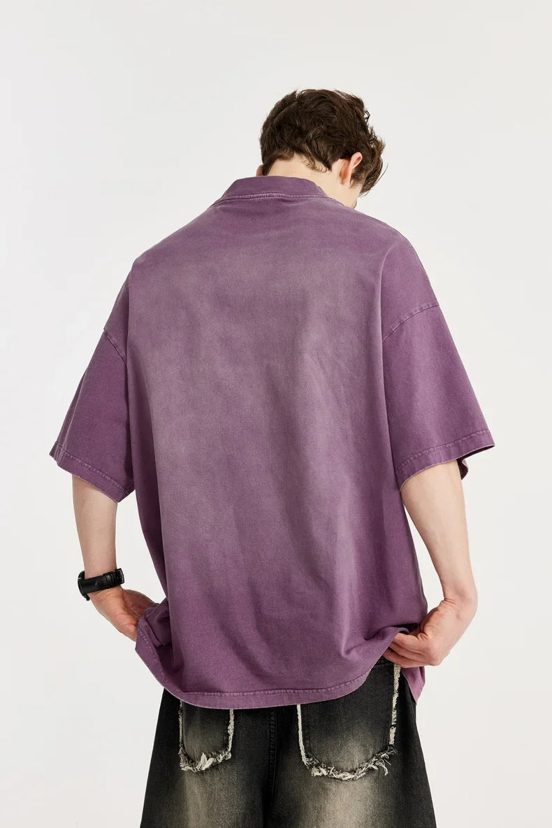 T-shirt lavata e tinta in cravatta