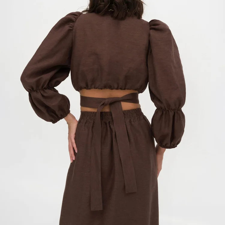 Set composto da camicia cropped e gonne lunghe a vita alta
