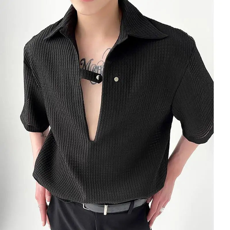Camicia rigata con maniche lunghe e revers