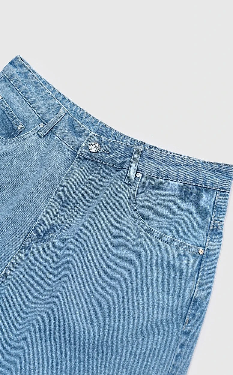 Shorts in denim lavato vintage con gamba dritta
