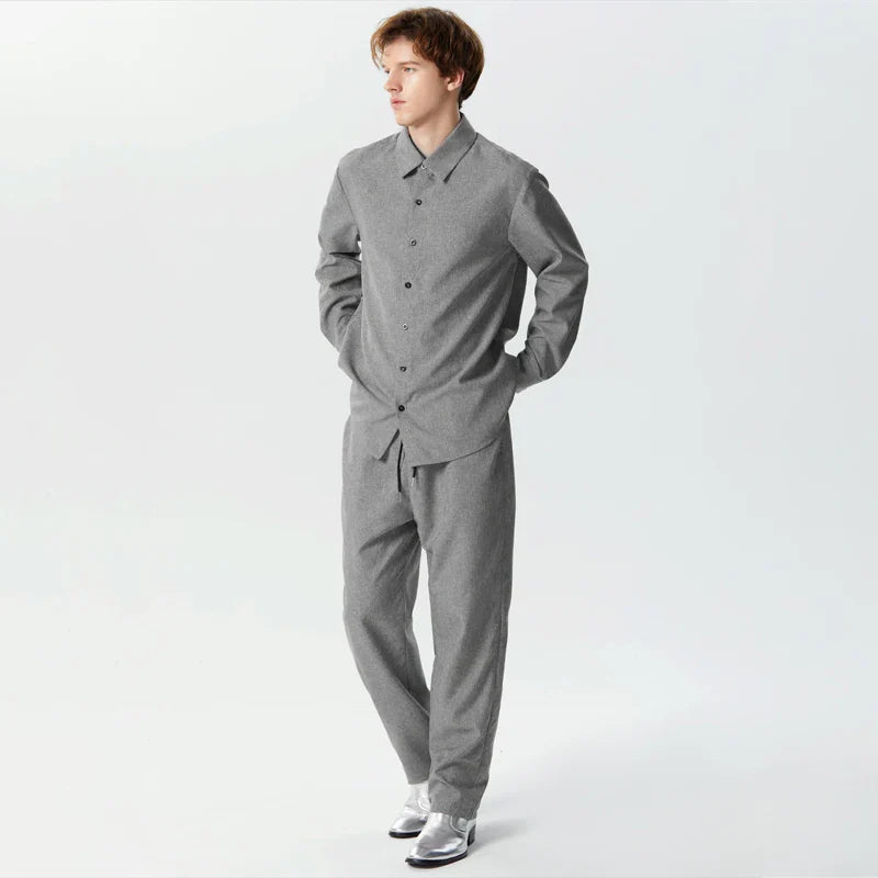 Camicia a maniche lunghe con revers e pantaloni con coulisse