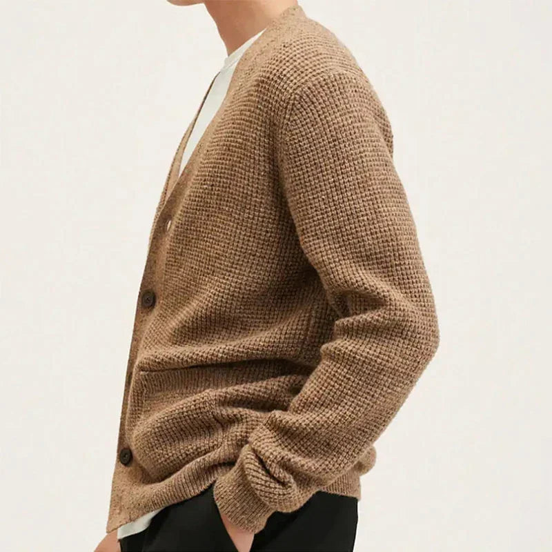 Cardigan beige realizzato in lana strutturata