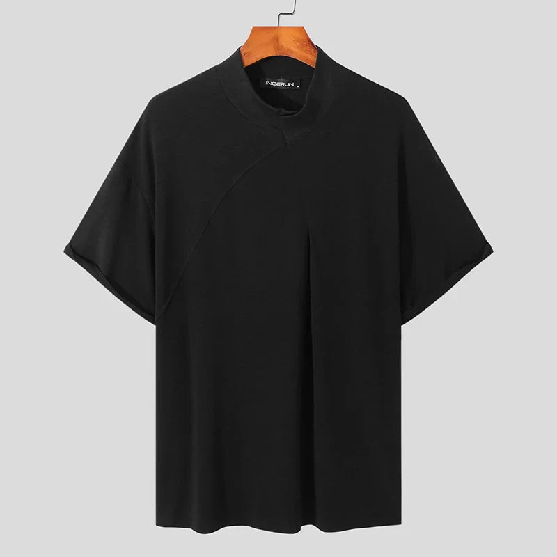 T-shirt con collo alto e maniche corte