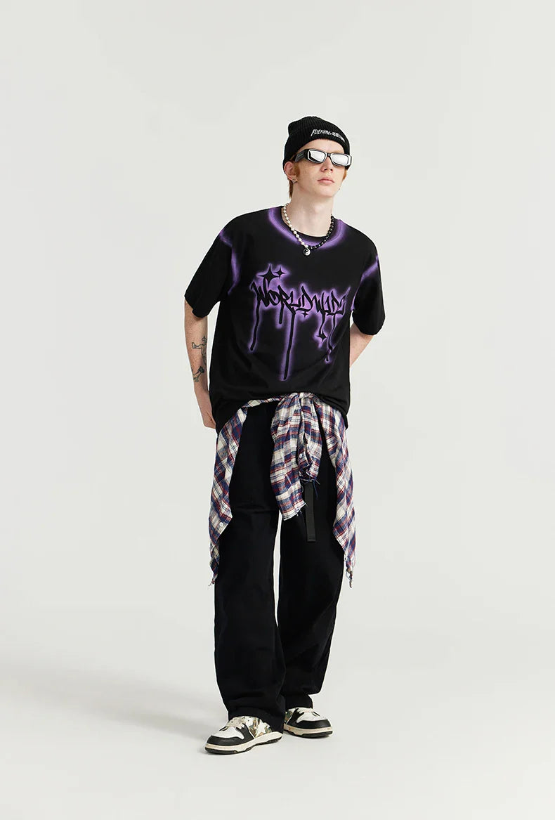 T-shirt verniciata a spruzzo con stampa graffiti