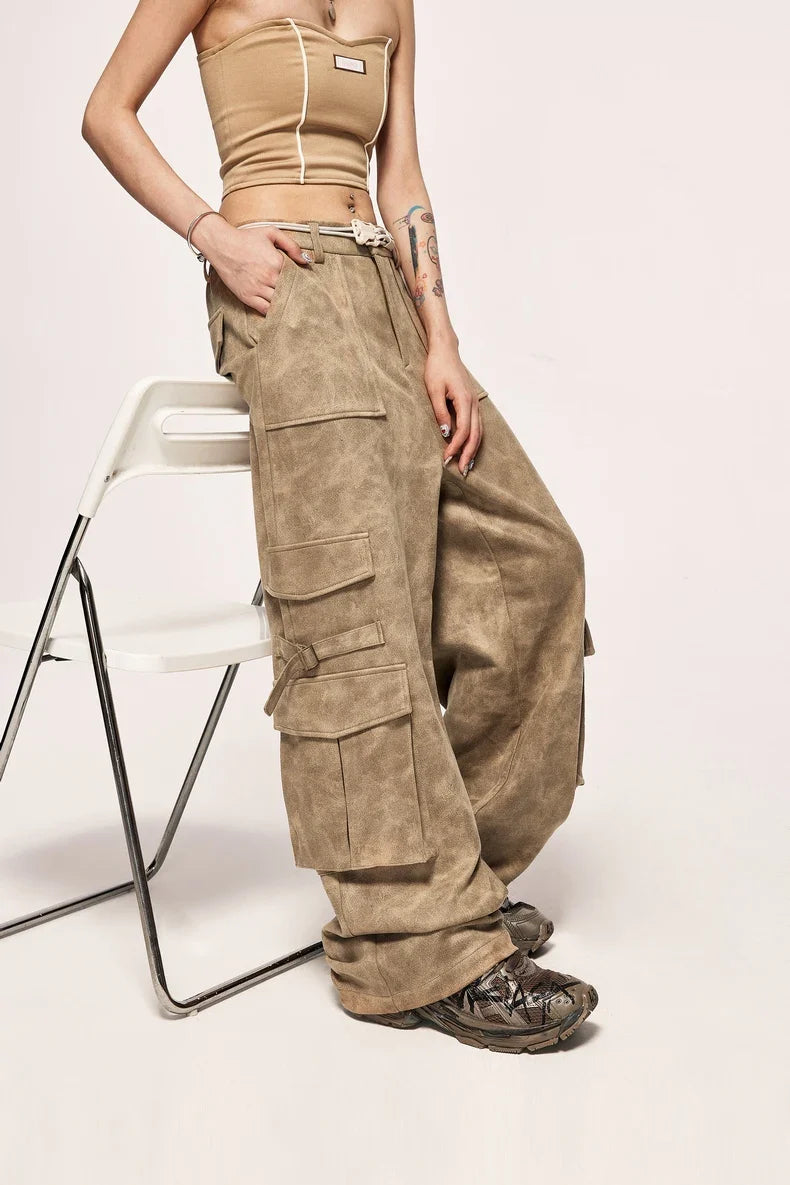 Pantaloni cargo vintage in pelle scamosciata invecchiata
