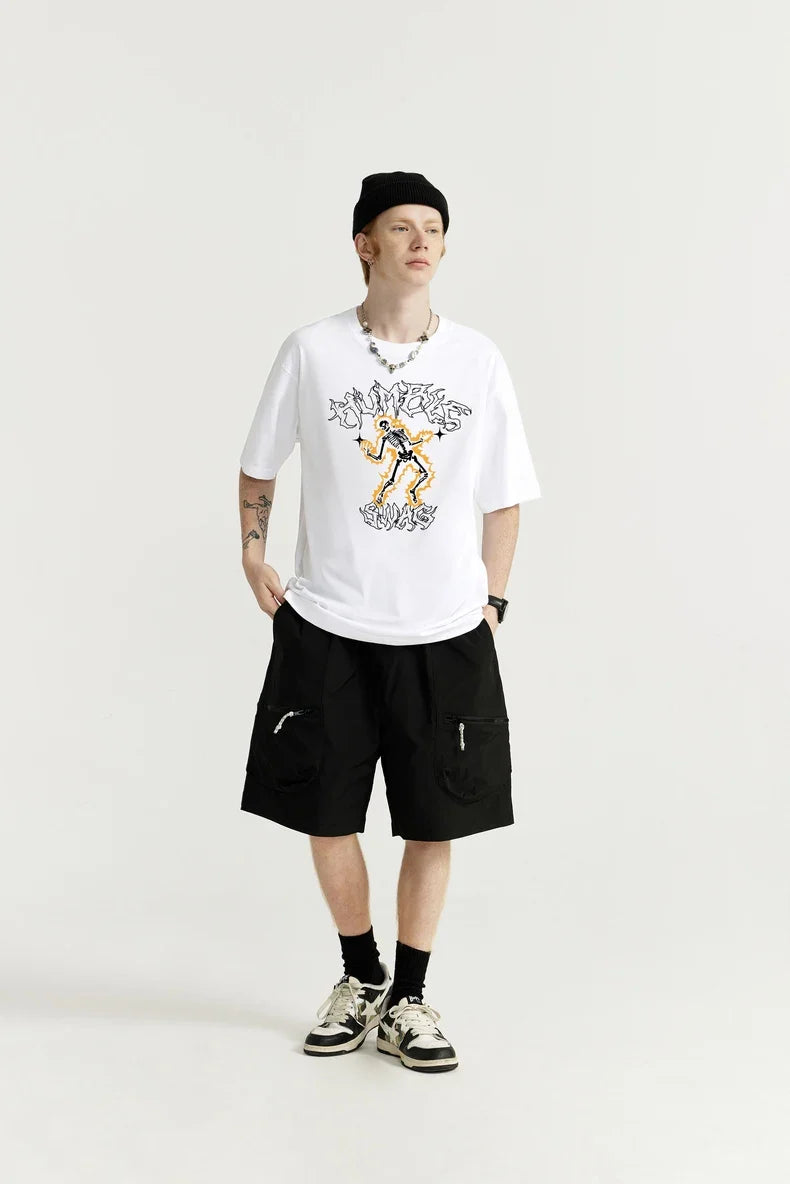T-shirt con stampa grafica di teschi