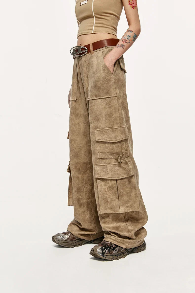 Pantaloni cargo vintage in pelle scamosciata invecchiata