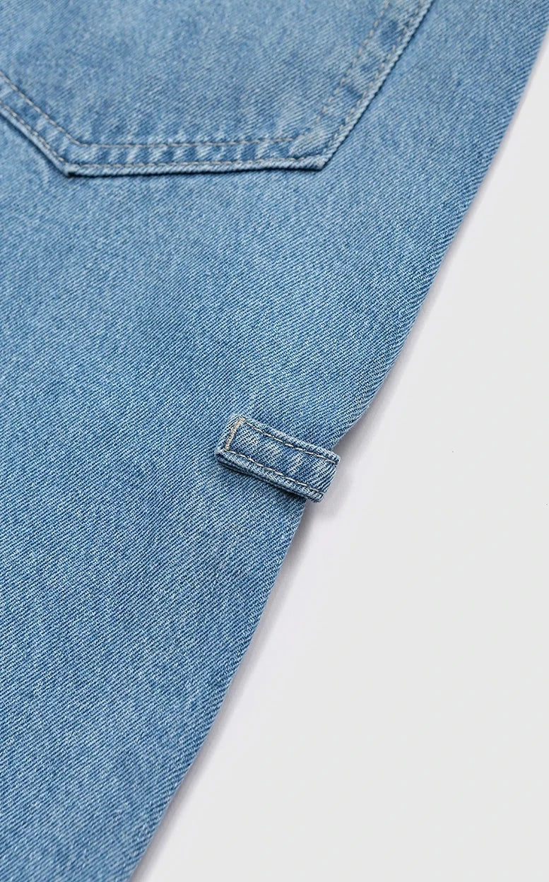 Shorts in denim lavato vintage con gamba dritta