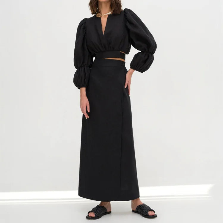 Set composto da camicia cropped e gonne lunghe a vita alta