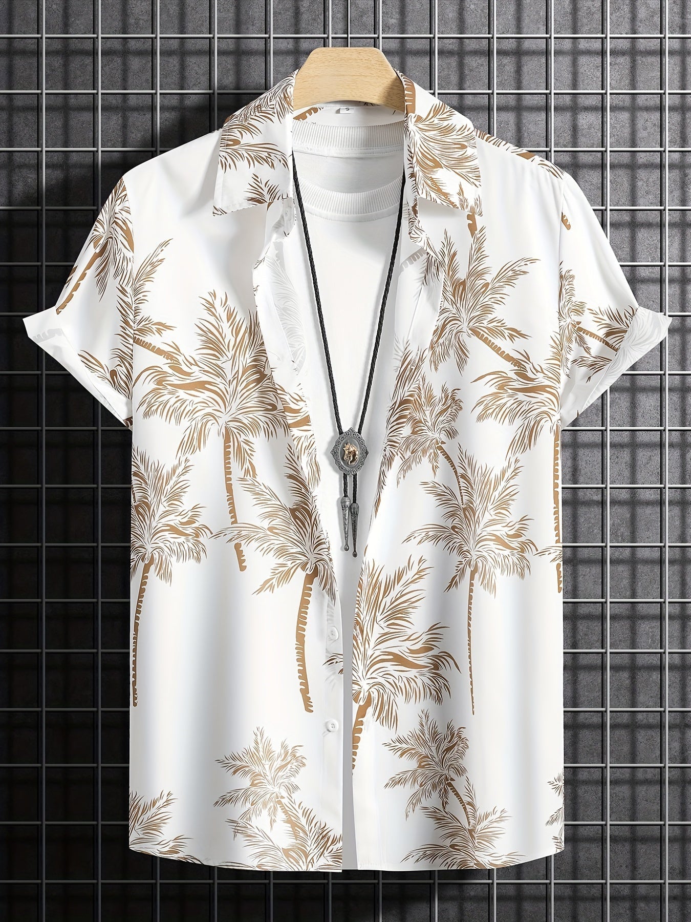 Camicia casual con maniche corte e motivo palme per le vacanze estive