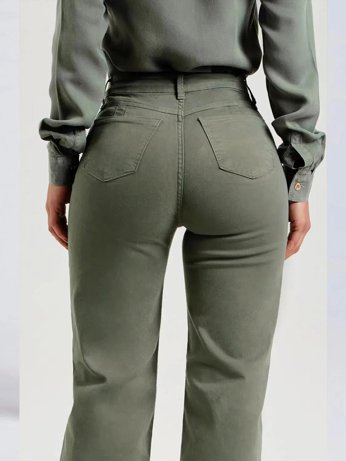 Pantaloni svasati sfrangiati