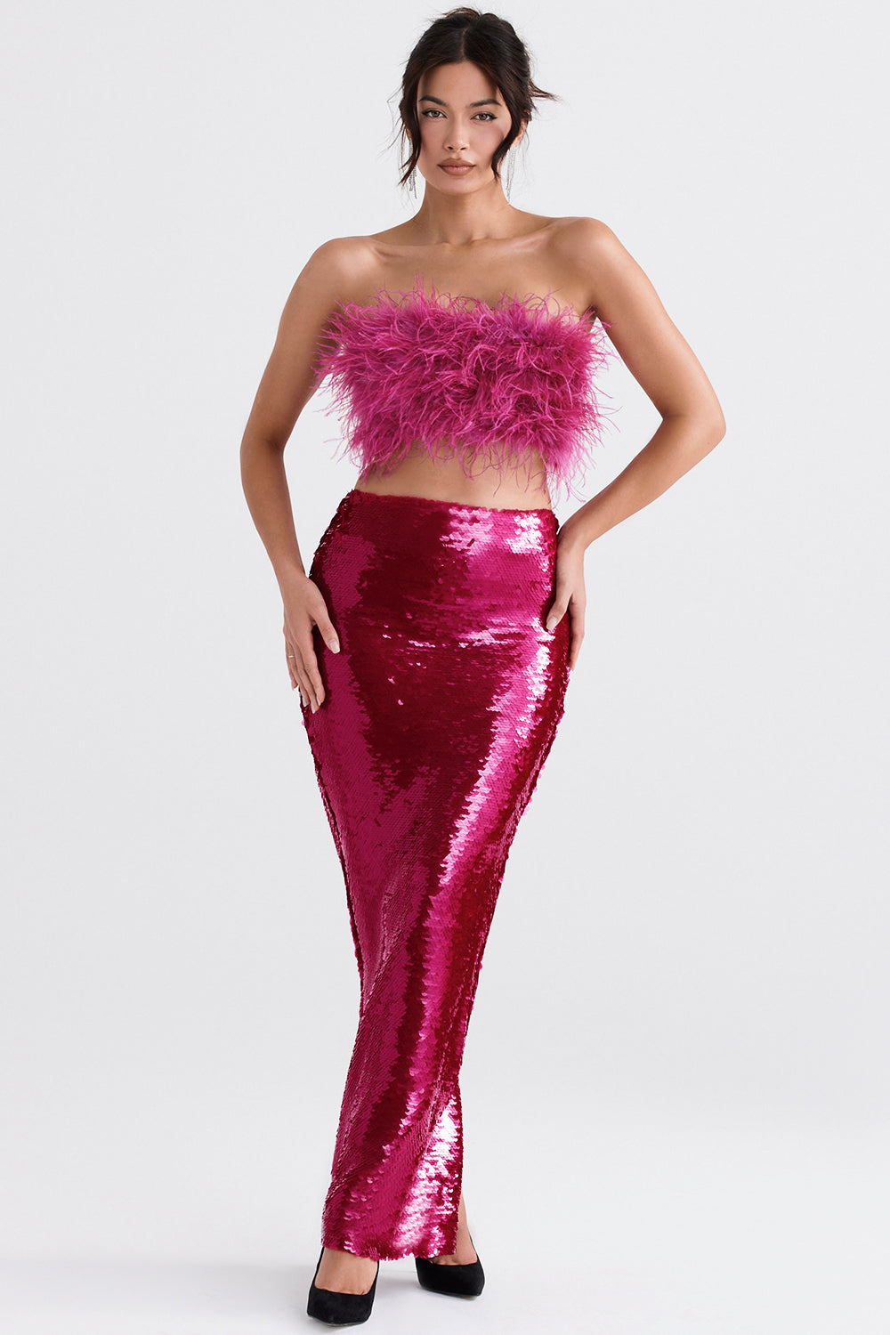 Fascia rosa brillante con paillettes e maxi gonna