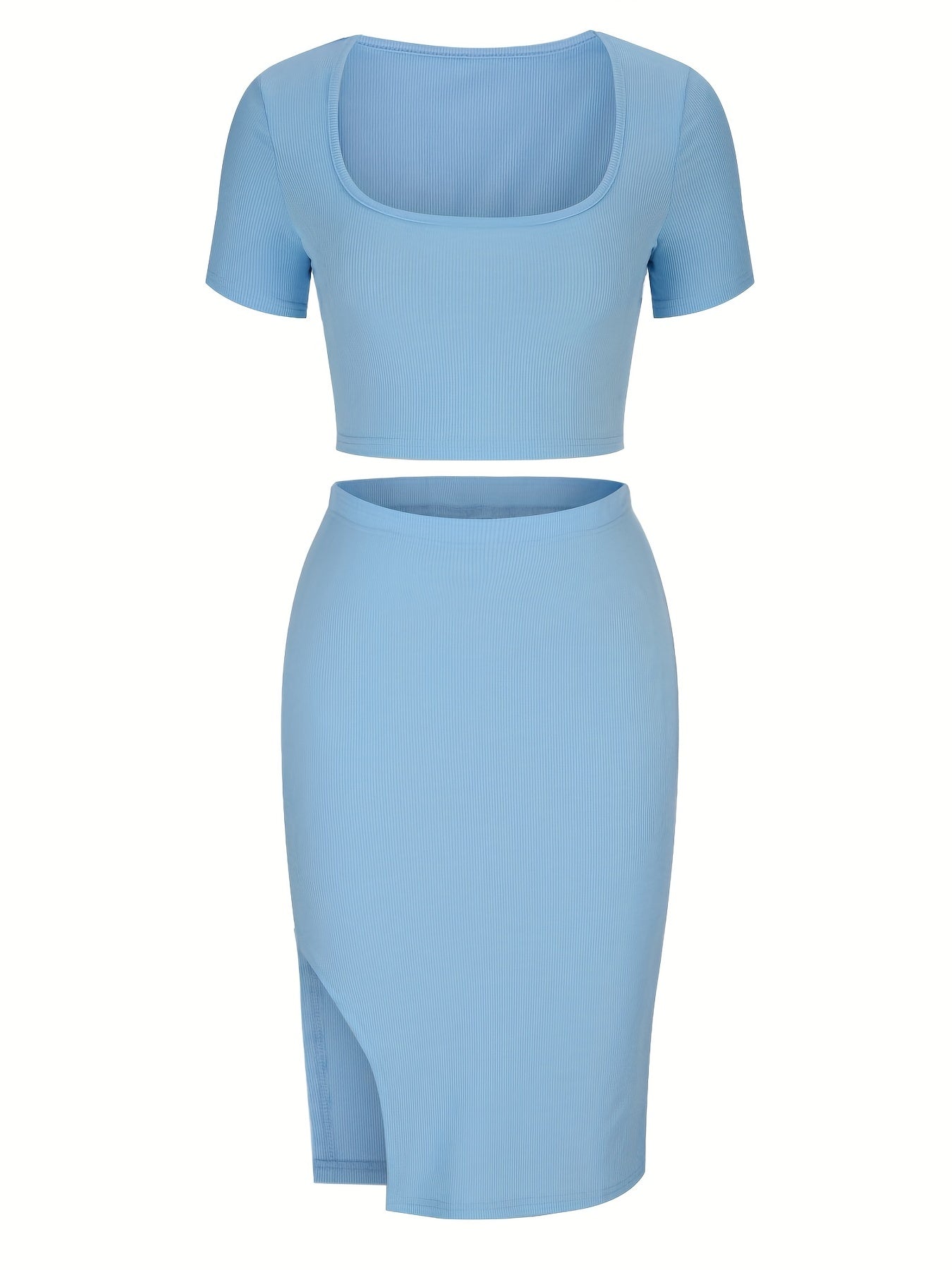 Set composto da top corto con cut-out e gonna aderente con spacco