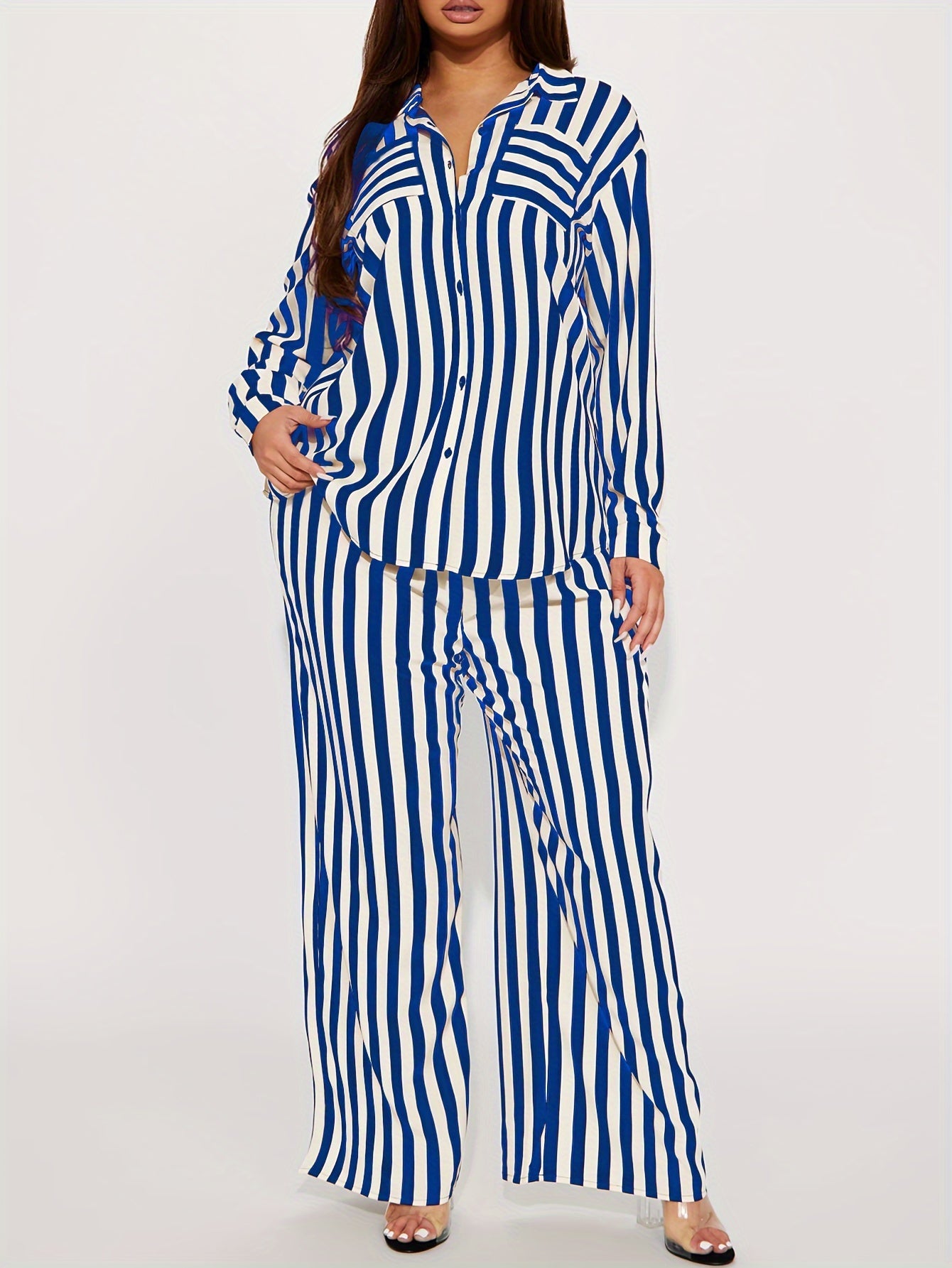 Set composto da camicia a righe con maniche lunghe e pantaloni a gamba larga