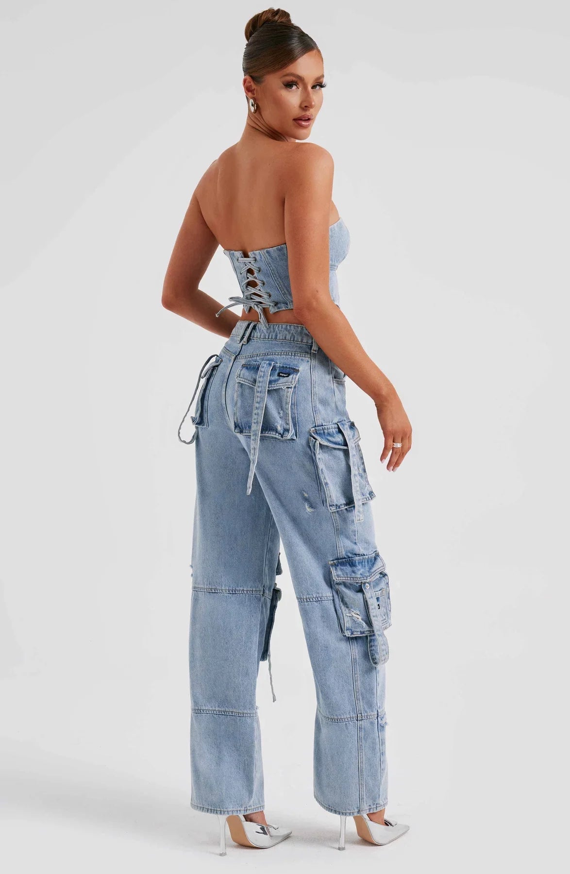 Set corsetto in denim e pantaloni cargo