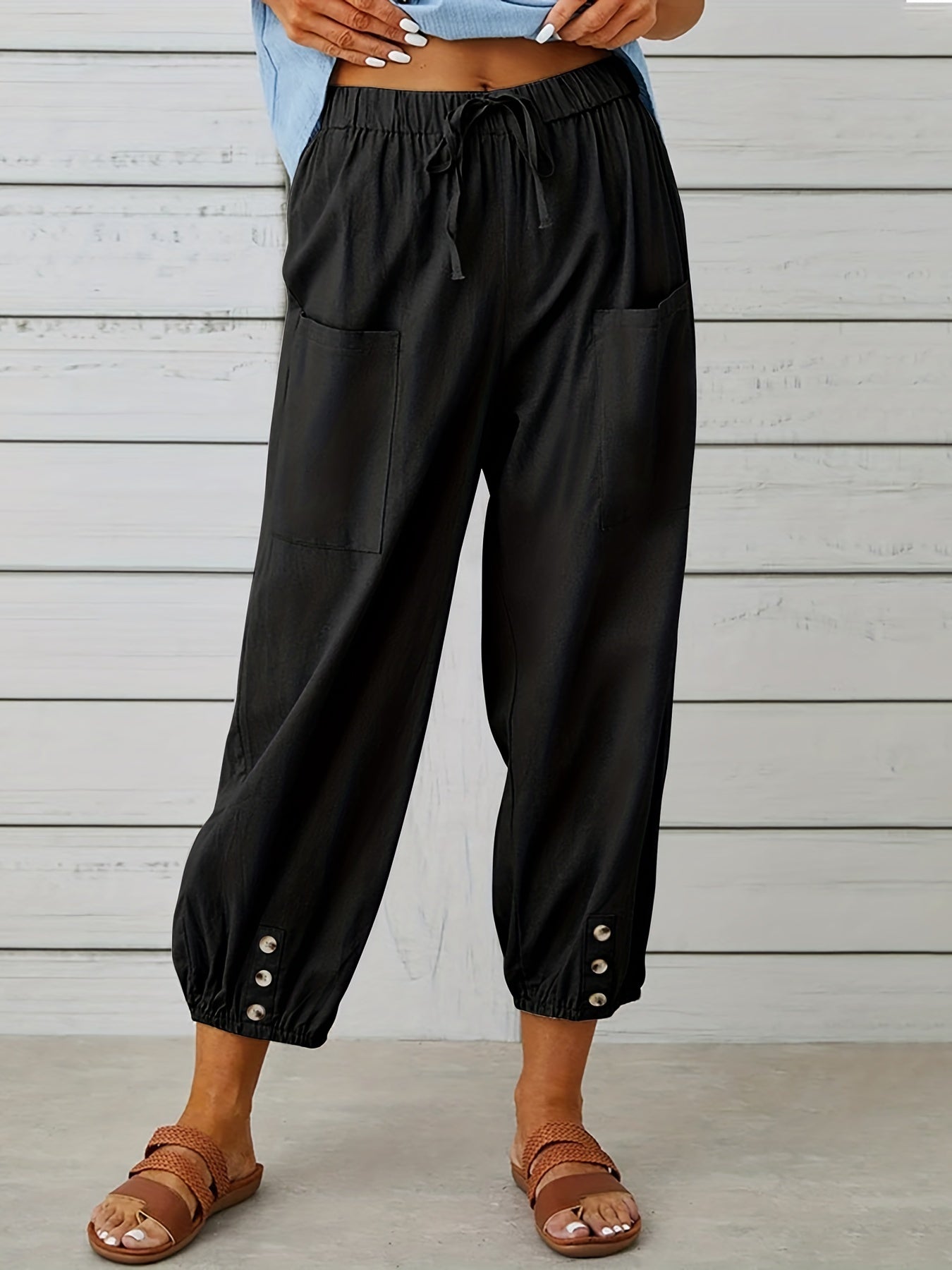 Pantaloni corti con toppe da donna