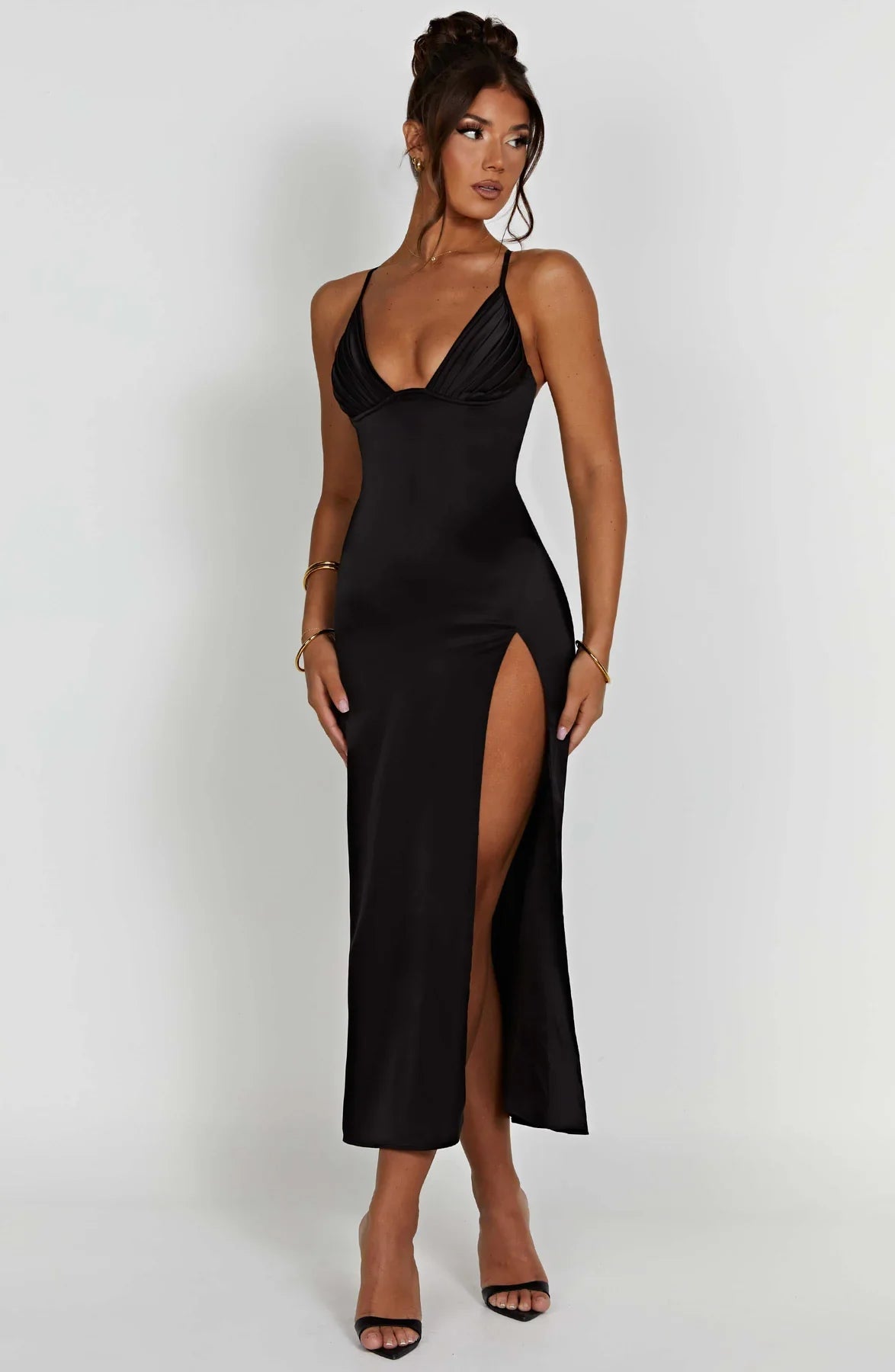 Vestito midi elegante con spalline sottili