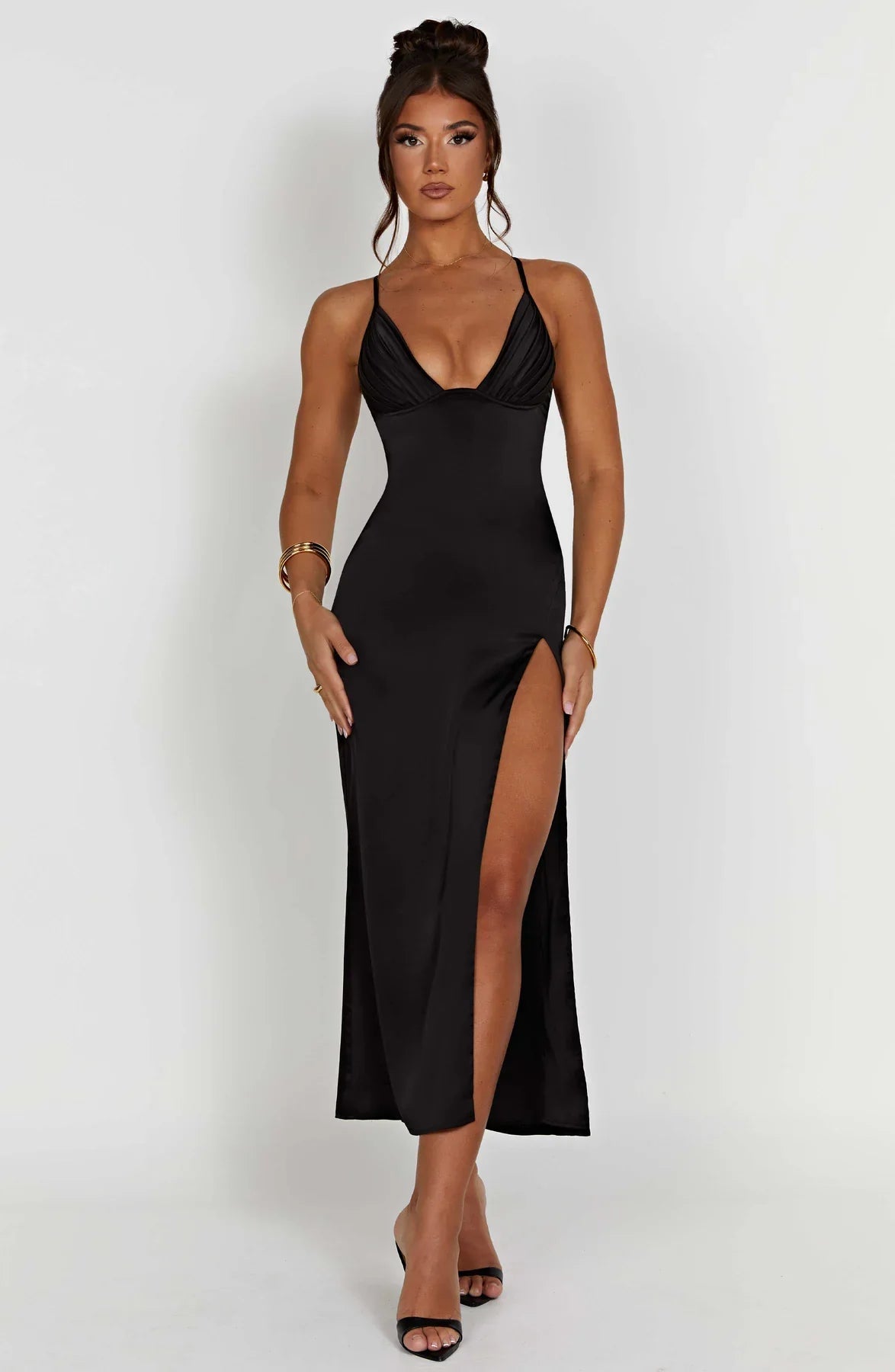 Vestito midi elegante con spalline sottili