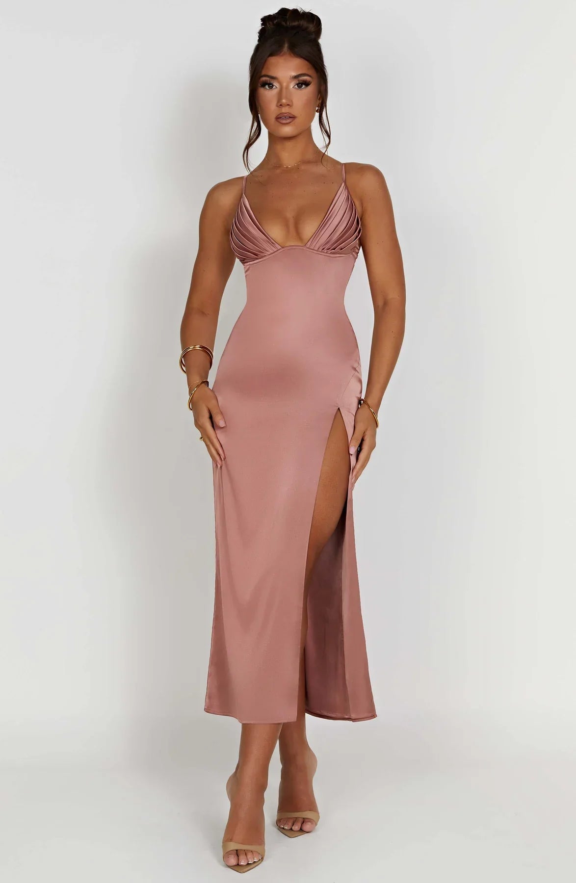 Vestito midi elegante con spalline sottili