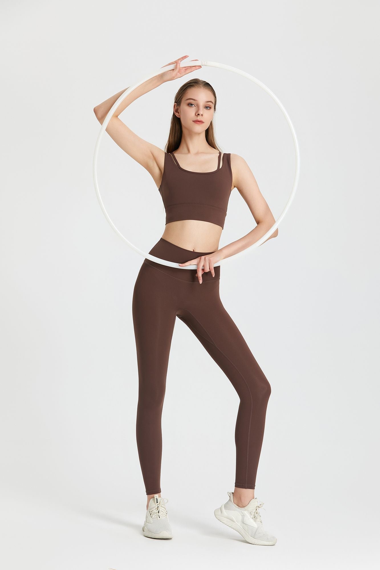 Reggiseno sportivo con profondo scollo a V e schiena scoperta