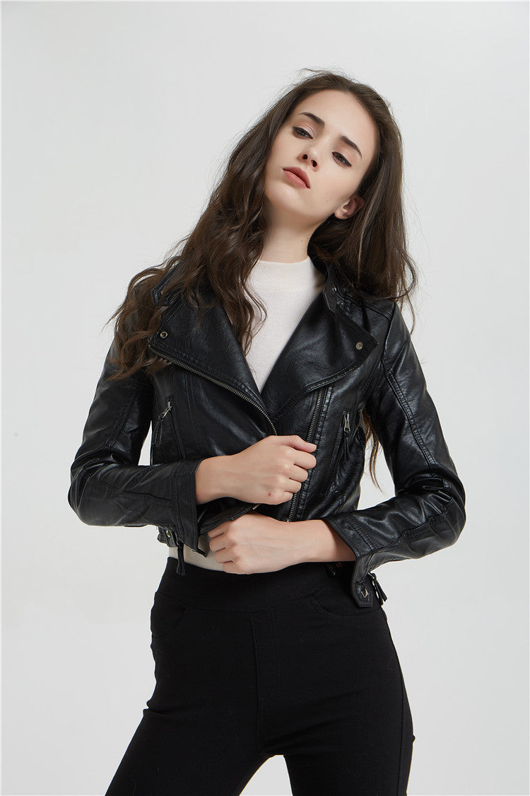 Giubbotto casual corto in pelle nera