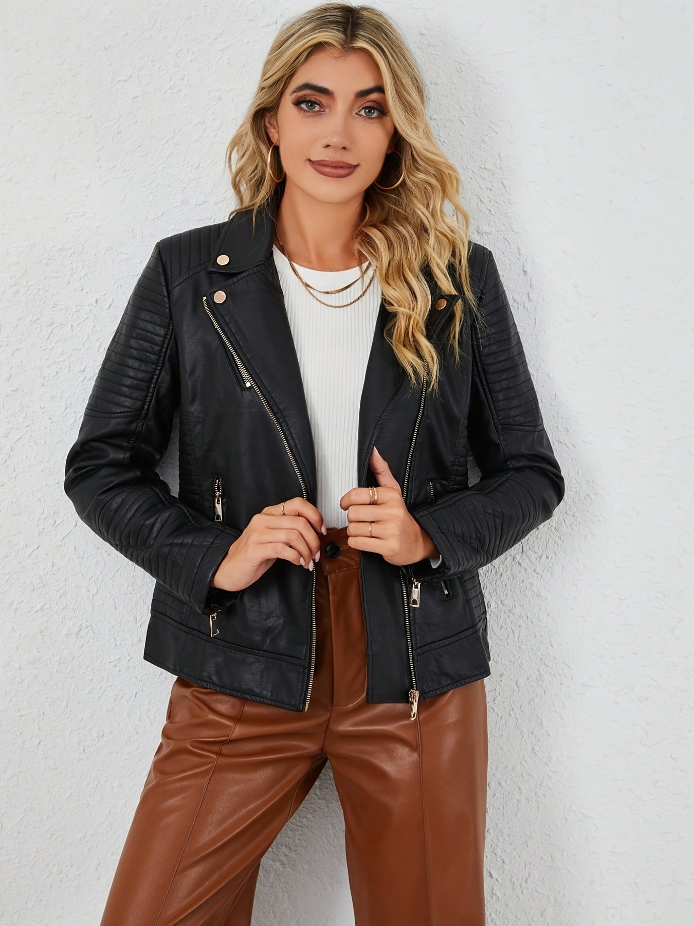 Giacca in pelle nera da donna