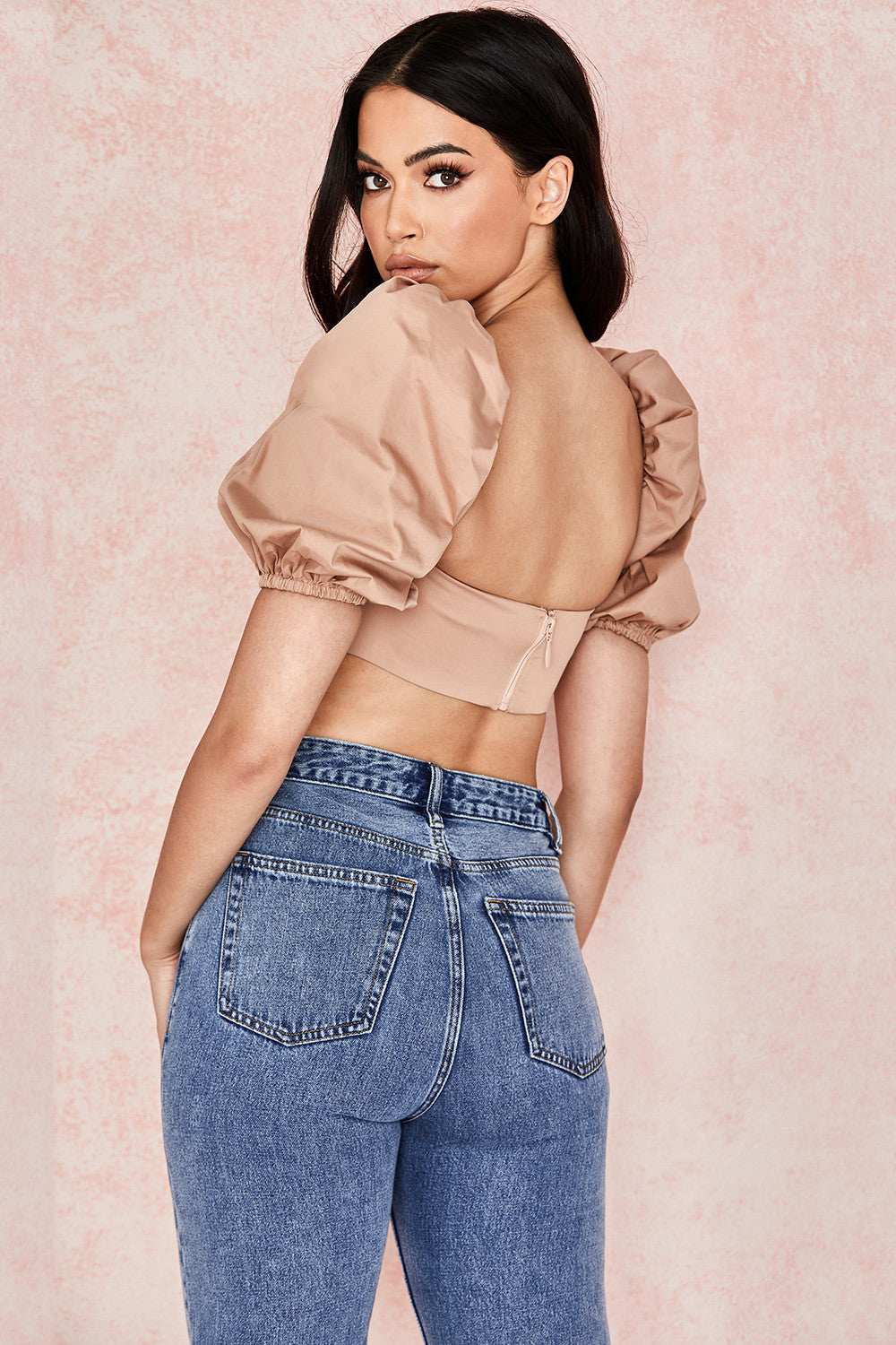 Bralette color cammello con maniche a sbuffo