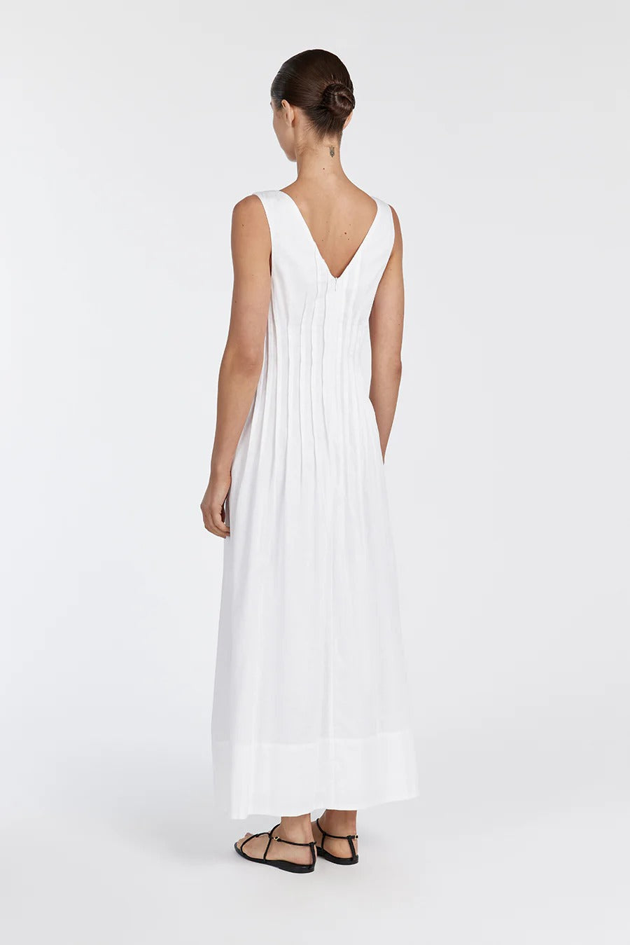 Elegante abito midi in lino e cotone bianco