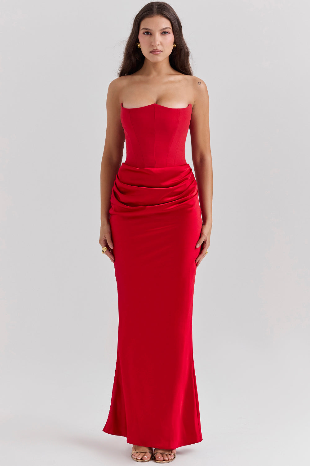Abito lungo elegante con corsetto senza spalline