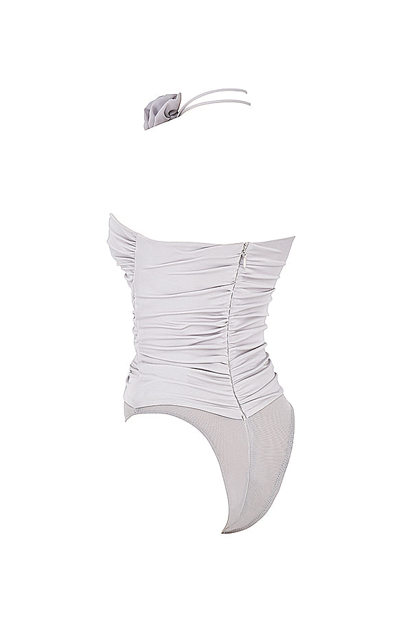 Body grigio con finiture floreali e pantaloni in raso