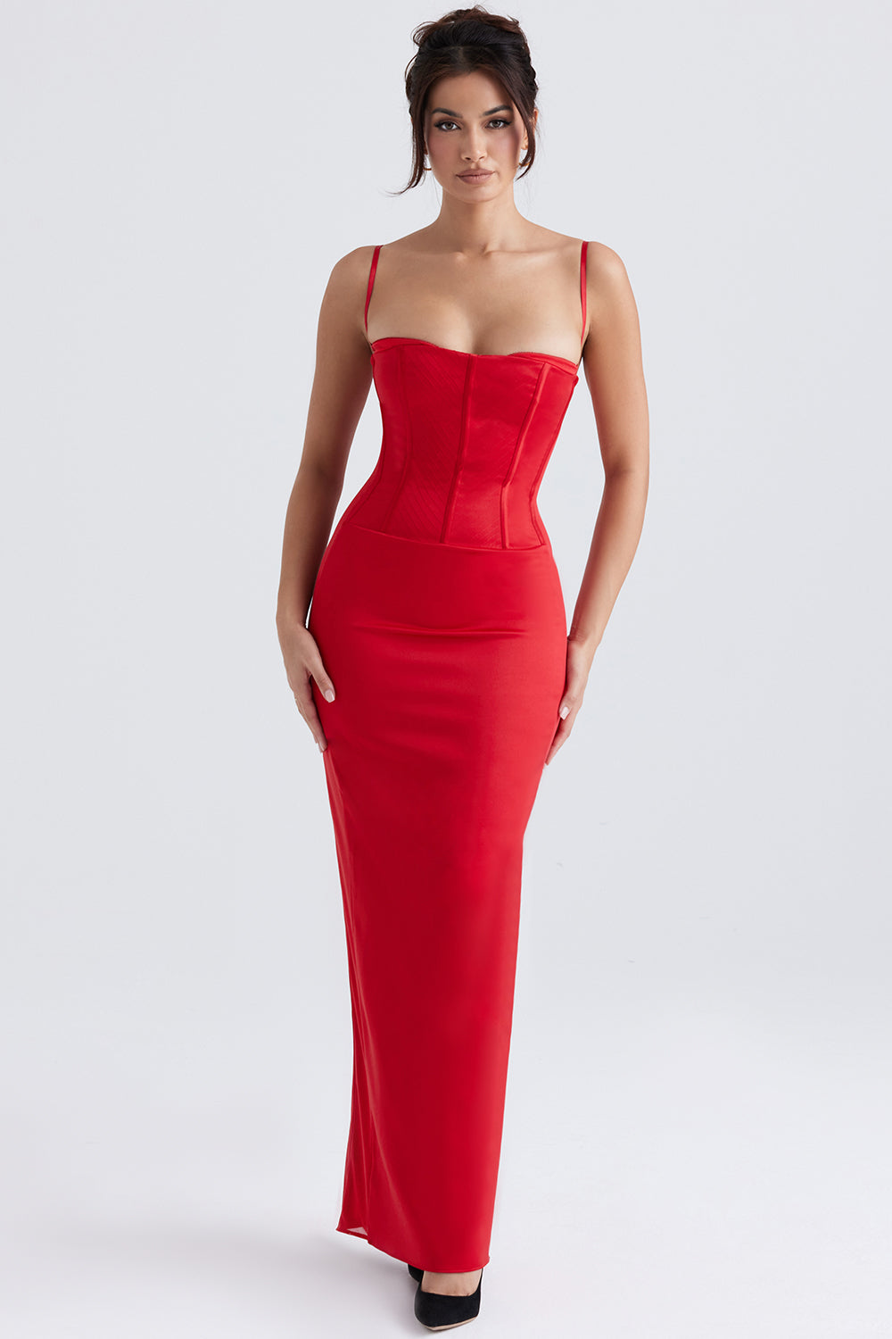 Abito lungo con corsetto in raso rosso