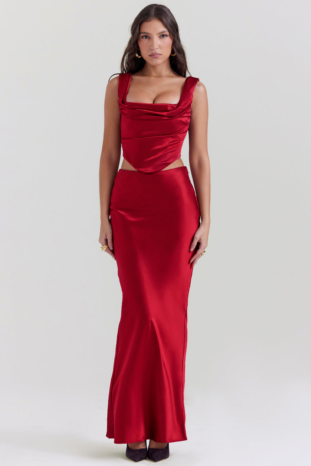 Corsetto e gonna rosso rubino