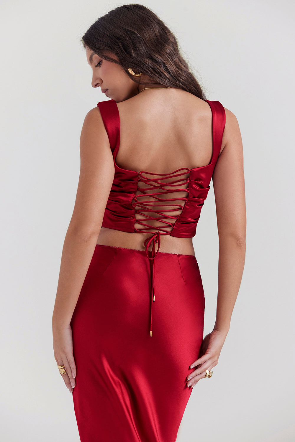 Corsetto e gonna rosso rubino