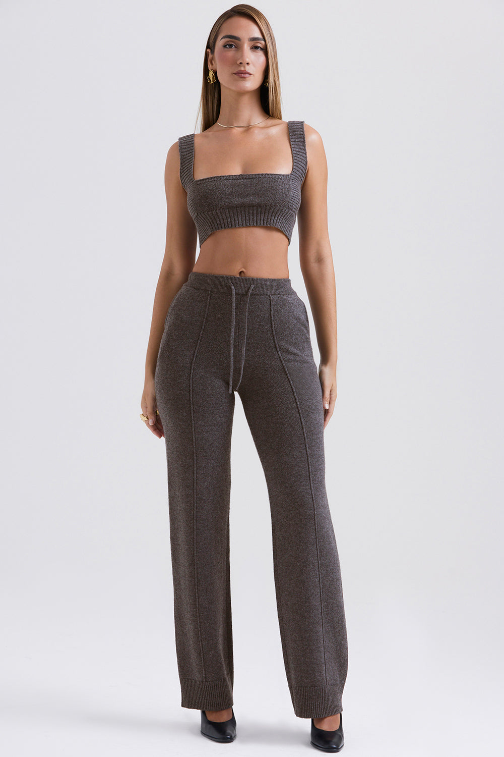 Cardigan in misto cashmere color antracite con cintura, bralette e pantaloni